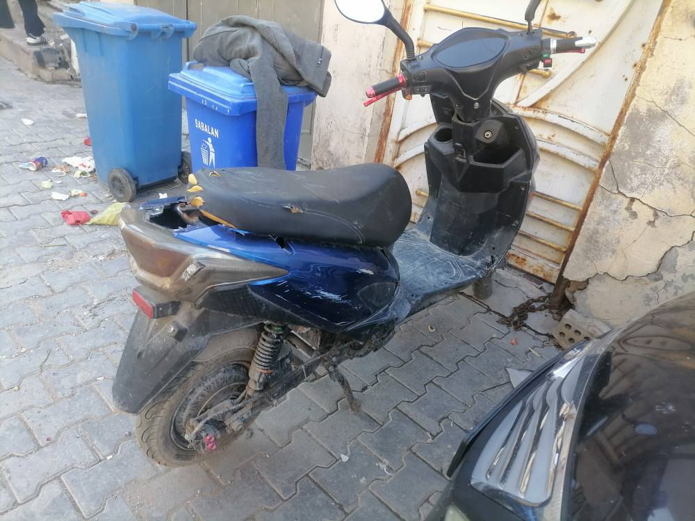 دراجه شحن للبيع مابيهة اي شحي فقط بطاريات تعبانه عنوان بغداد الحريه البستان سعر 250 وبيهة مجال هواي رقم ***********
