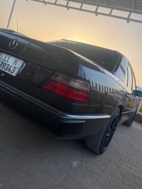 مرسيدس ١٩٩١ نضيفه بلاديه 300   مراوس بموستنك GT لو جارجر 5700/6400   0...