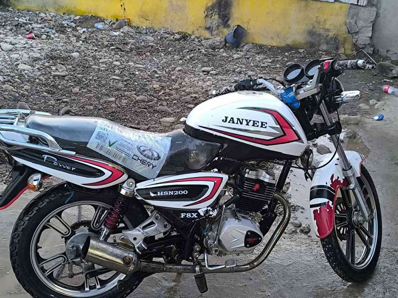 ابسبب الوعود الكاذبه محرك شرط

 نضافه كدام العين حجم المحرك 200

مو شراي لا تبزعني رحمه الله خابر ودلل 🫵

*********** ↗️
