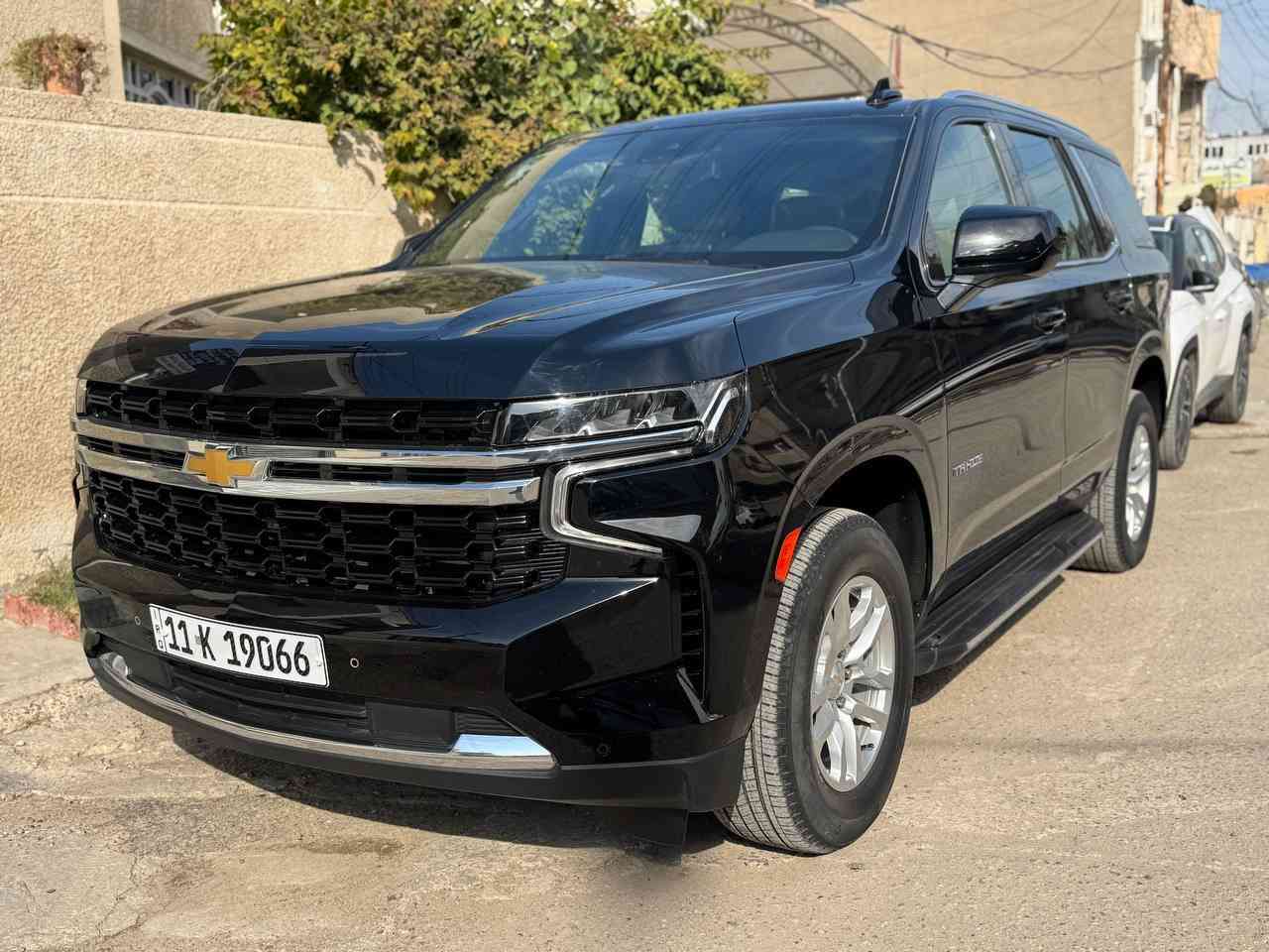 السلام عليكم
اللهم صلي على محمد وال محمد 

شوفرليت تاهو 2023 LS 

السياره جديده كسر كارتون مغفله BBF 

مكفوله كفاله عامه حته من الشخط والتكحيل  ( فقط دبل كود ) 

العداد 38 الف كيلو متر

السياره رقم بغداد بااسمي السياره من زيرو  

السعر 47 الف دولار 

مكاني بغداد الرصافة البنوك شارع الكنيسة

 📞***********
