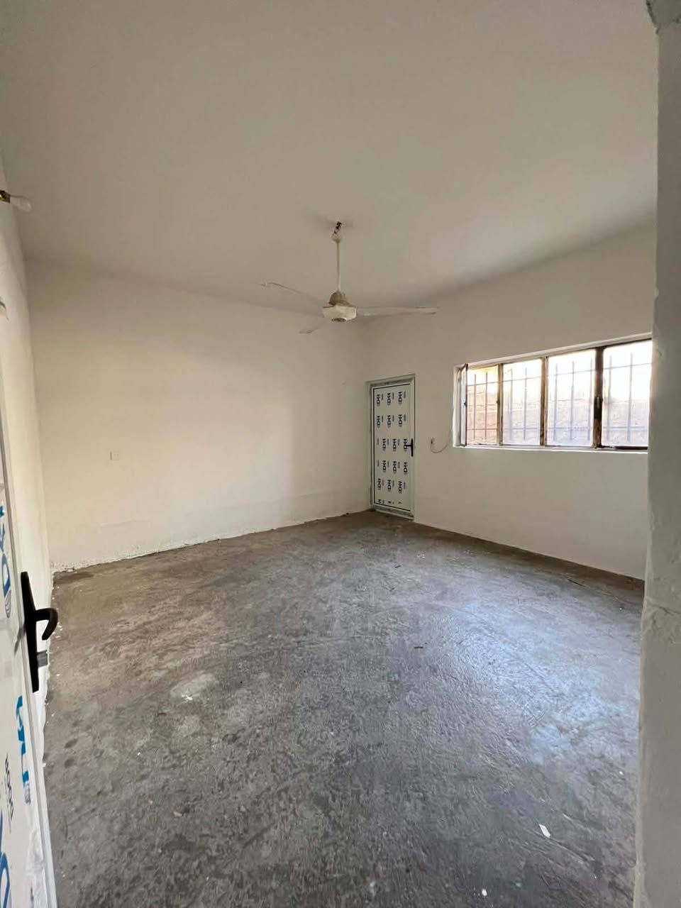 بيت للبيع بختياري الأولى ثاني فرع صاير مساحه200متر مربع نوع العقار(توزيع قايم مقام) عدد غرف نوم3
استقبال
مطبخ حمام صحيات طرمه السعر 26مليون وبي مجال رقم الهاتف***********
