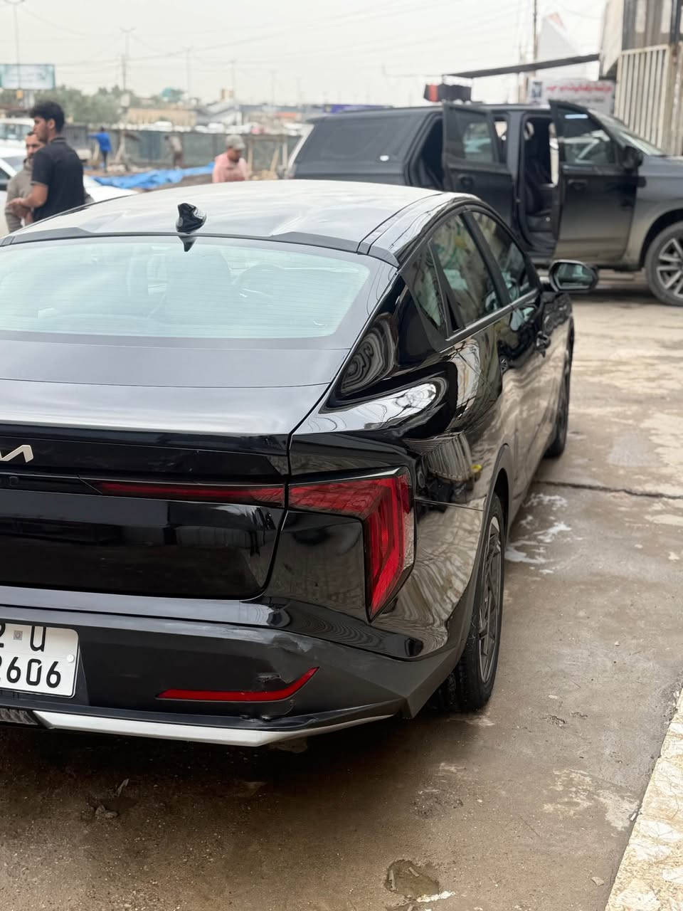 السلام عليكم 
  كيا K4 موديل 2025 
ماشيه 5 آلاف ميل بعده زيرو
رقم اربيل الدولي هزه وسنويه وارقام جدد باسمي 
سياره بيه صبغات ابيع عام 
بدون دواخل ابد 
ايرباك برده وراجع سستم كلهن شغالات
المواصفات 
بصمه 
شاشه متصله وكامره وحساس خلفي
رادرار امامي وجانبي وخلفي 
تحديد مسار
توقف ذاتي امامي خلفي 
3 انظمه قياده
اطفاء ذاتي 
اوتو هولد 
وباقي مواصفات معروفه فول عده فتحه وجلد
مكانه بغداد الكرخ 
148 وبيه مجال بسيط
*********** بغداد, العراق
