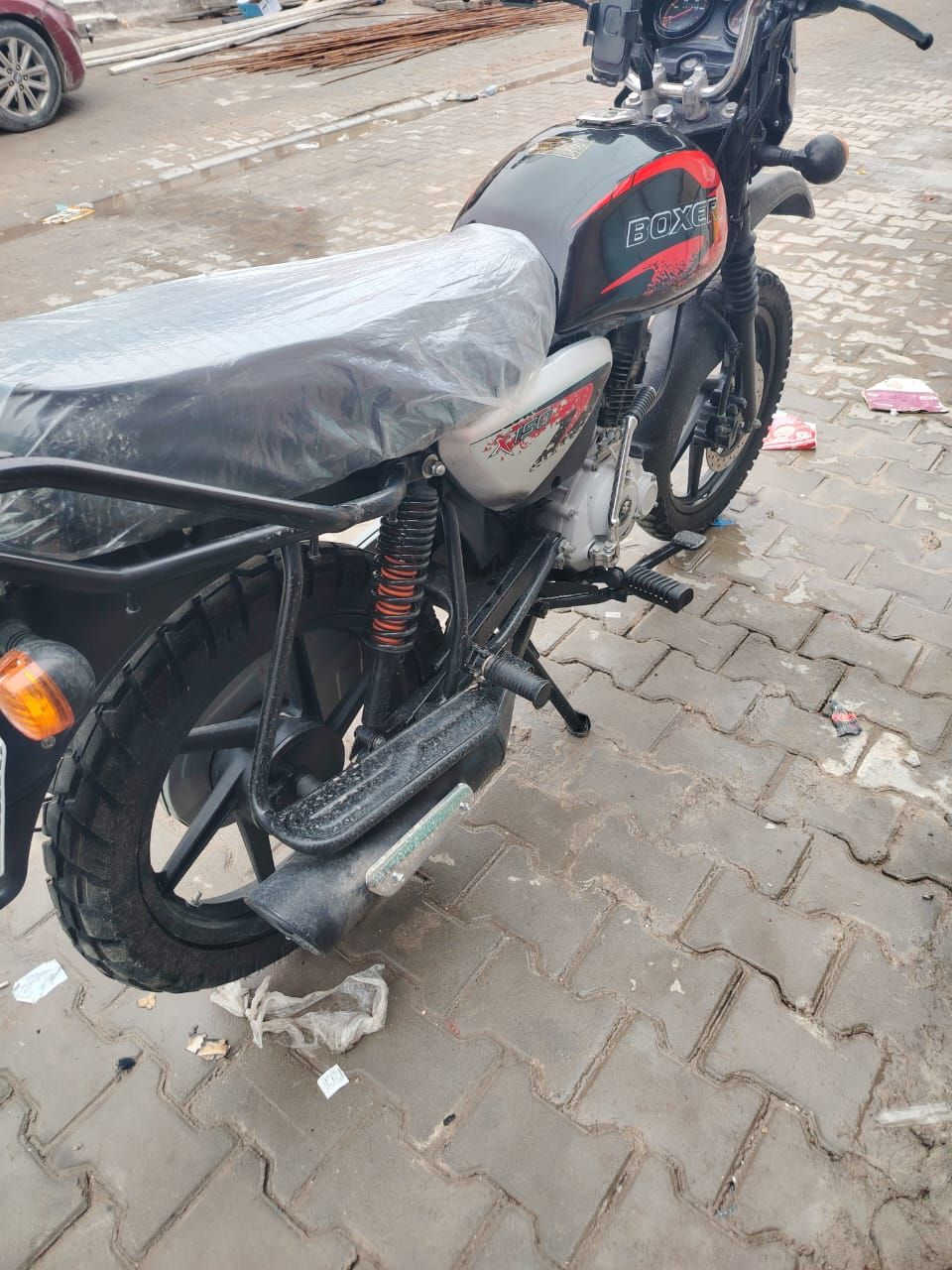 ا 
مامتواجد فيس

لسلام عليكم بوكسر جبلي  مديل ٢٣نازله ٢٤ مكينه مكفوله برغي مامفتوح بيها كهرباىيات كامله كلها شغاله ولنضافه كدامك  رقم بغداد انكليزي.  تايرات جدد السعر ٢ و٣٠٠ وبيها مال لشراي.   مكاني بغداد الصابيات   ***********. بي واتساب
