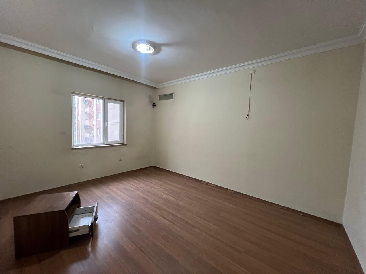 ‏‎شقة للبيع  في مجمع افروستي -دهوك 
‏‎عمارة:B57
طابق:4
‏‎‏‎المساحة ١٨٦م
‏‎غورقة :٣+١
‏‎واجهة. شمال -غرب 
‏‎‏‎اذا كنت ترغب في شراء شقة او بيعه يمكنكم التواصل معنا
‏Tell-0750 147 2738
‏Whatsappe-Viber
