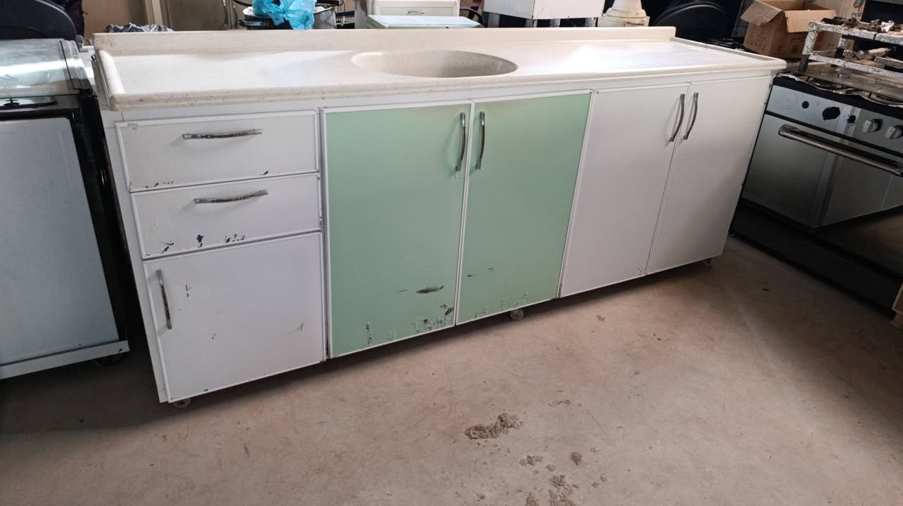 مەغسەل 2.5 بۆ فرۆشتن موادی سارا هەر بەرێزێک خوازیارە پەیوەندی بکات یا خود نامە بنێریت 
***********
***********
