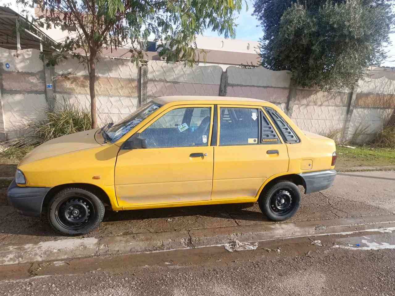 سلام عليكم 
سايبه 2012
مشروع وطني رقم بغداد 
تبريد شغال كلها جديد
صدر جديد تاير جديد 
غرامه شرط تحويل شرط
رقم ***********
سعر26
