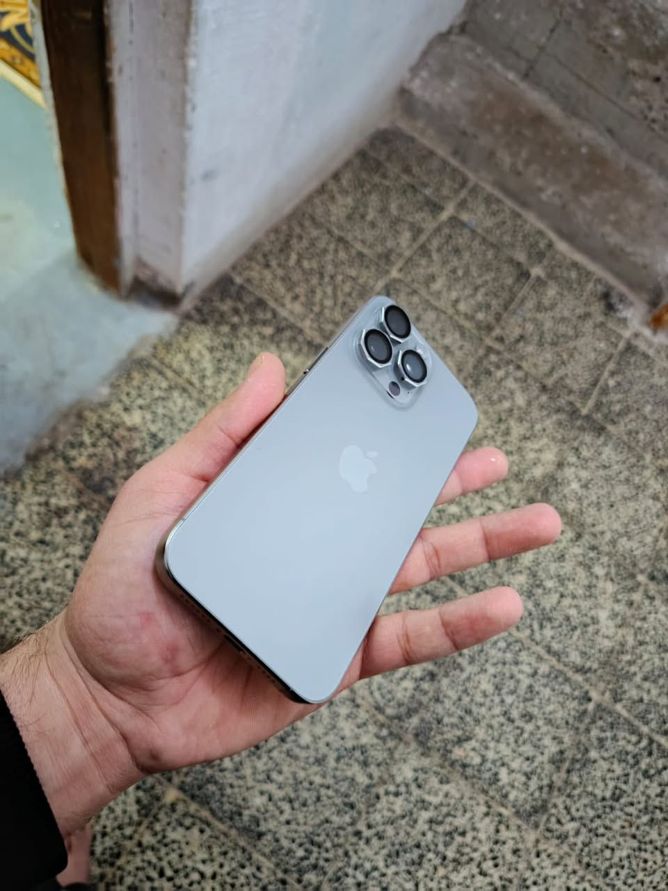 سلام عليكم.
آيفون 15PRO MAX 
جهاز نضافه فول شخط مابي اي عيب مابي  فقط مستبدل شاشه اصليه الوانها مثل البلاديه عبالك مامبدله 
لون. رصاصي 
ملحقاته كامله 
بببجي 120فريم سلاسه فول بلا لاك وبلا حماوه الترا اكستريم 
كامرات زلال 
صوت فول ستريو 
جهاز موصفات هواي بي

حمايه كامرات كفر ويا شاحنه بايكته كل جاهز 
ذاكره256
بطاريه 🔋88جانت 90نزلت بل تحديث بس شحن مايصرف خلاص 
سعره650 

بي مجال بصيط
مكاني فلوجه. 
رقمي ***********
