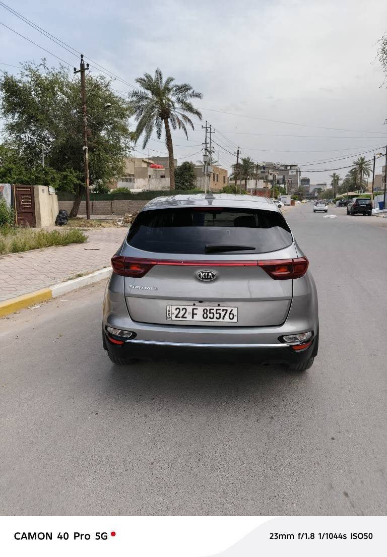 السلام عليكم 
سبورتج ٢٠٢٢ وارد امريكي رقم اربيل 
بدون تبديل بدون صبغ بدون ايرباك فقط تبديل دعامية و تكحيل بالجاملغ 
سنوية ٢٠٢٨ بأسمي تحويل ثاني يوم 
ماشية (٥٣ )الف مييل 
مواصفات اعتيادي 
شاشة، كامرة، كروز سرعة، ٣ مودات قياد، فور ويل AWD ، نزول منحدرات، البقاء بين الخطين، تحذير تصادمات امامي 
السعر ١٨٠ ، ثمانية عشر الف دولار، شدة و ثمانين 
مكان السيارة بغداد المنصور 
رقم تلفون واتساب :  *********** بغداد, العراق
