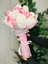 بوكي ورد • عيد الحب • تغليف فخم