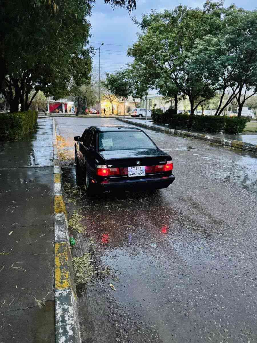 BMW520 
1990بۆفۆشتین
رەقم سیلمانی بەشەرتی تەحویل غەرامە
  پێش پان سلایت  جام کارەبا قوفڵ مەرکەزی     
تازە فرن کراوە     سارد❄️. گەرم مەزبوت  سعری56      ژمارە *********** شوین کەلار كالار, السليمانية
