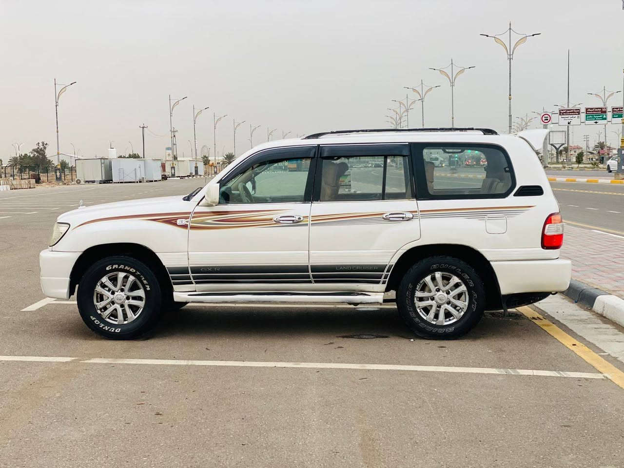 لاندكروز موديل 2002محدثه 7 سعر 108قابله التفاوض  سياره جديده معنه الكلمه وجاهزه من كل النواحي  مصبوقه جماليه فقط محرك وكير مكفولات حداديه جديده تخم تاير مواصفات شاشه كبيره كامره فور ويل كير عادي دواخل بيجي مكينه بلادي 6سلندر 7راكب مكان السياره كربلاء المقدسة الستفسار اكثر تصال ***********
