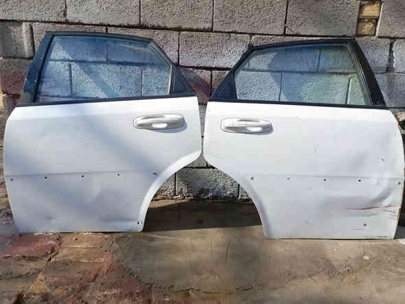 4 بيبان اوبترا 2011 بلادي ع وضعهن بيهن نقوصات بسيطه ،  2 منهن بيهن طخات بس ، سعرهن 150 مجالهن بسيط جدا ، مكاني كوت / ***********
