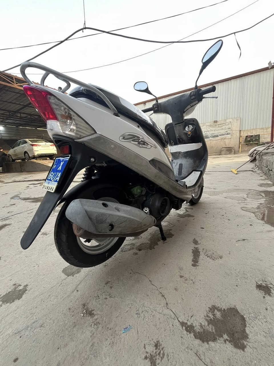 سلام عليكم دراجه للبيع مامفتوحه وجاهزه كبل لشارع السعر 725 وبيها مجال قليل لطيبين ولشراي.   هذا رقمي ***********
