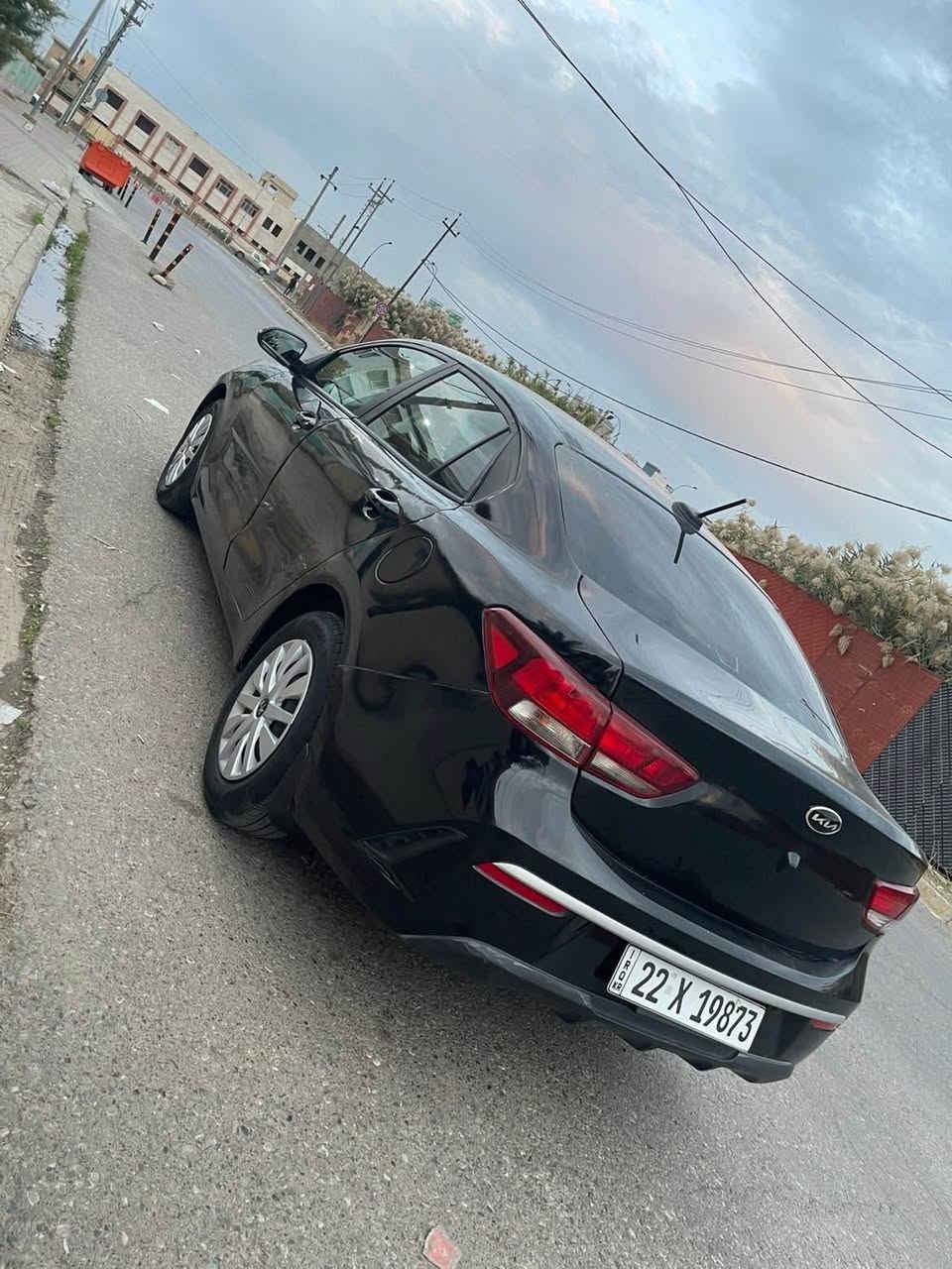 Kia reio
موديل 2023
سةيارة ٦هةزار رويشتوة 
حيسابكة سفرة 
سةيارةكة سبوغ عامة 
گير و مةكينة و تةقة و رةقة و دارو بةردي بةشةرتة 
واتة دةعامي بو دةعامي بةشةرتة
سةيارةكي جوان و بي مةسرةفة 
سحري ٩٨وةرةقة و مةجالةكي كةمي برايانة 
***********
Whats app أربيل, العراق
