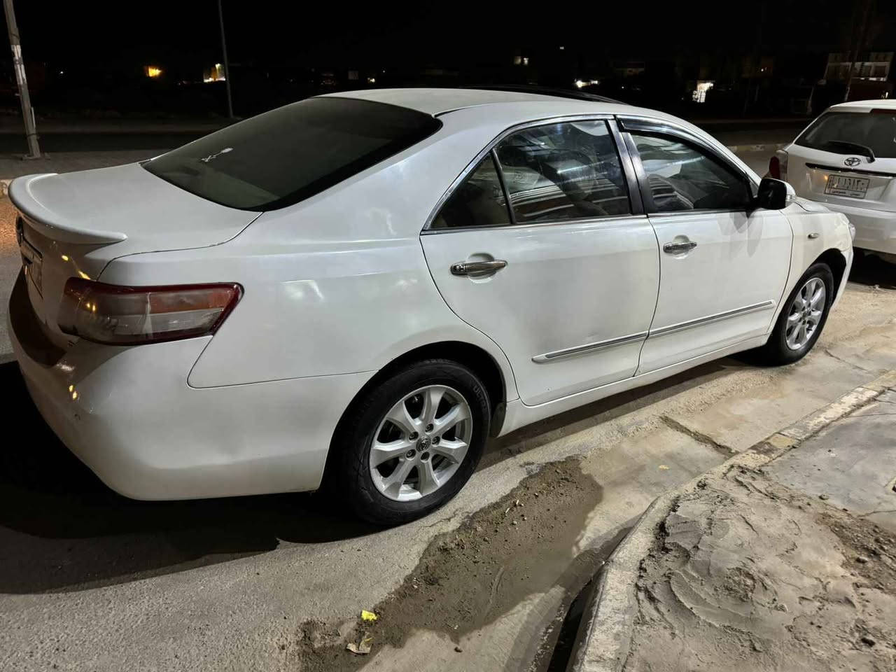 كامري موديل ٢٠١٠ خليجي 
رقم واسط باسمي مميز تحويل مباشر 
مكينه ٤ فول موصفات فتحه سقف شاشه وكامره تبريد قطعتين بردا بيه رشات صبغ ابيع عام سياره جاهز احلا من الصور 
السعر ٨٨ وبيه مجال قليل المكان كوت الخاجيه مركز المدينه 
*********** دهل اوران, واسط
