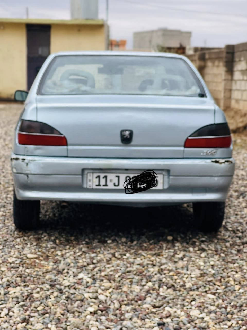 السلام عليكم
للبيع 
بيجو 2001 حره رقم بغداد 
مرشوشه جماليه فقط 
السياره كلها ب شرط 
كير محرك صدر تايرات 
كهربائيات كلها شغاله منل دعاميه لدعاميه 
تدفئه تبريد يشتغلن
السياره ماتصرف عليها كلشي جاهزه 
وتريد وكاله تريد تحويل صاحبها الشرعي جيراني 
السعر 40 وبيها مجال حك الجيه
***********
***********
