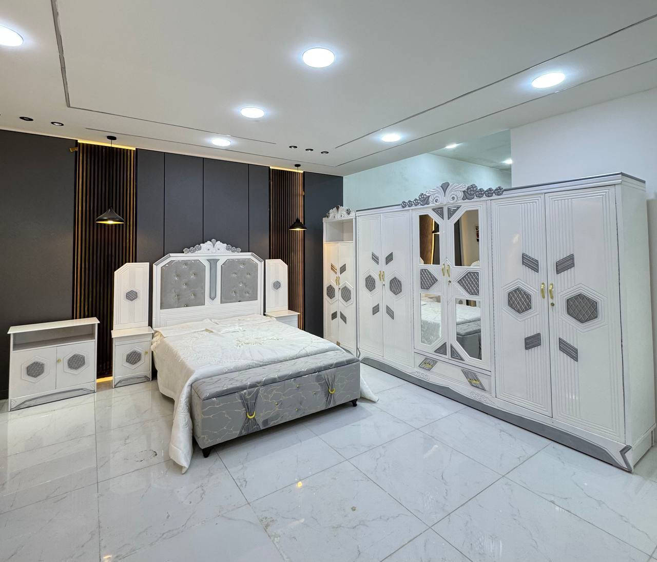 متوفر الان موديل جديد ..

السعر مليون و25 الف دينار 

سعر الشازلون الخزان 75 الف 

سعر الشازلون المقعد 50 الف 

غرفه نوم داخل معاكس خشب 3 ملم
خارج تحفير sns انديف 5 ملم

الصبغ حراري درجة اولى

6باب  متكونه من 9قطع

زاويه تصميم كنتوري بارتفاع الكنتور

السرير بلاويد اسود 6ارجل

قياس الكنتور ارتفاع 2.40 وعرض 3.20

النقل والشد مجاناً داخل بغداد 
الاطراف 40


**إذا كنت صاحب هذا الإعلان وتريد حذفه لأي سبب، رجاءا أرسل رسالة إلى الدعم الفني**