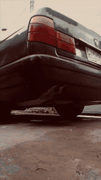 السلام عليكم السياره معروضه للبيع او مراوس بسياره اقتصاديه 
ملاحضه السياره بيها ضربه بل جاملغ الايمن الي تعجبه تتقيم السياره بلي يرضي الله وبالعافيه عل ياخذها رقمي ***********
