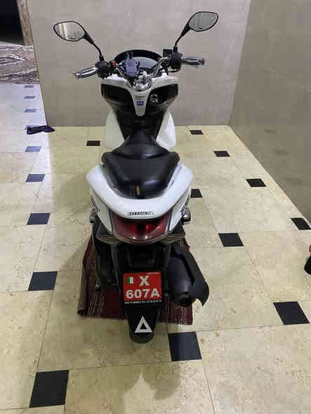 سلام عليكم 
pcx جيل اول 
ياباني مكينه 125 
مكفوله كفاله عامه مكينه وكفر 
دراجه جديده مكينه بالكارتون ✅
حساس ازحام حساس استان كله شغال 
مابيها اي نقص 
قاعده موبايل يدات نيكل 
السعر 1650 
العنوان بغداد الرأسه شارع عشرين 
***********
