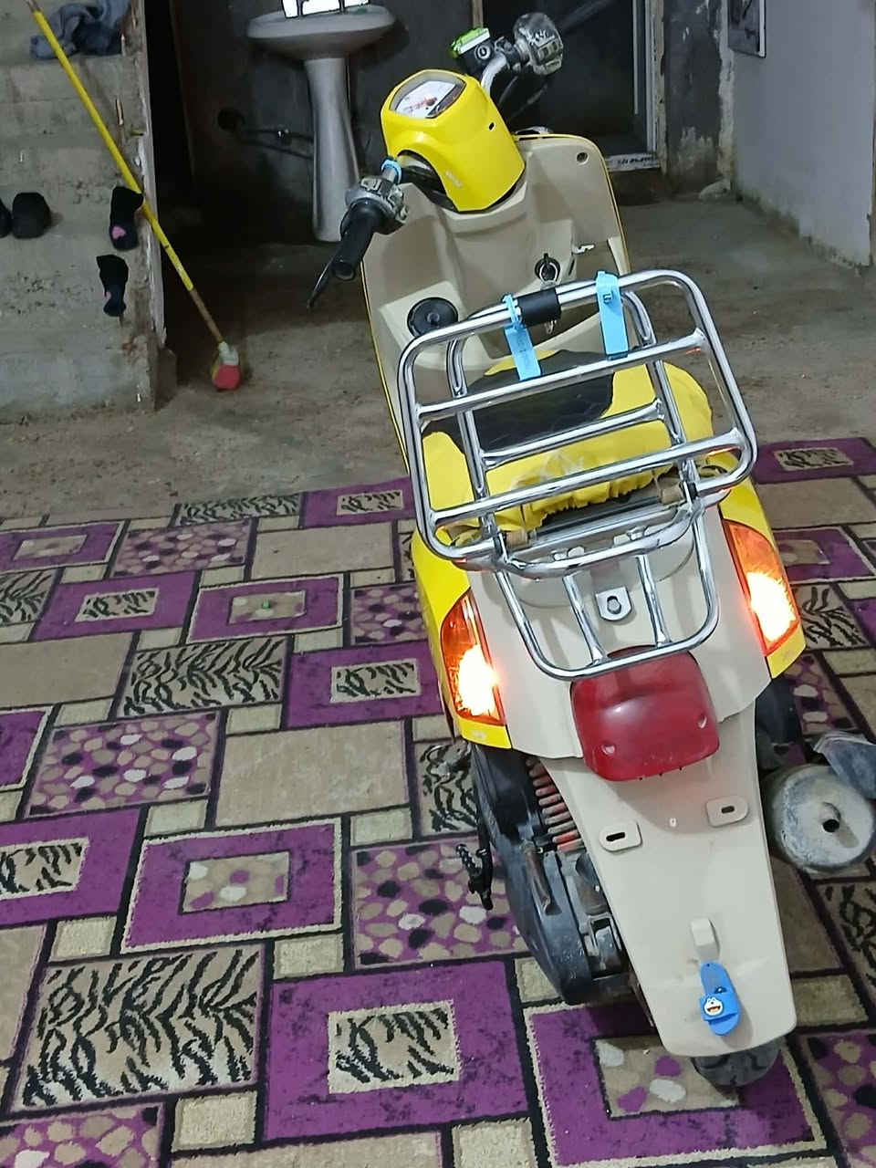 سلام عليكم دراجه للبيع منفيز مكاني بابل حله يم منتجع بابل اتصل عل رقم ***********
