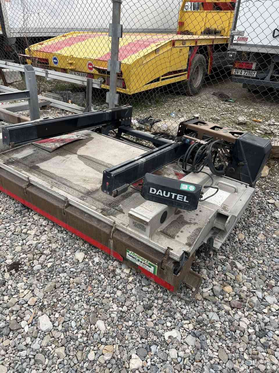 سلام عليكم باب دفتري اتيكو موديل 2018 كامل هيه ازناته وكيفلاته للبيع  رقم وتس ***********
