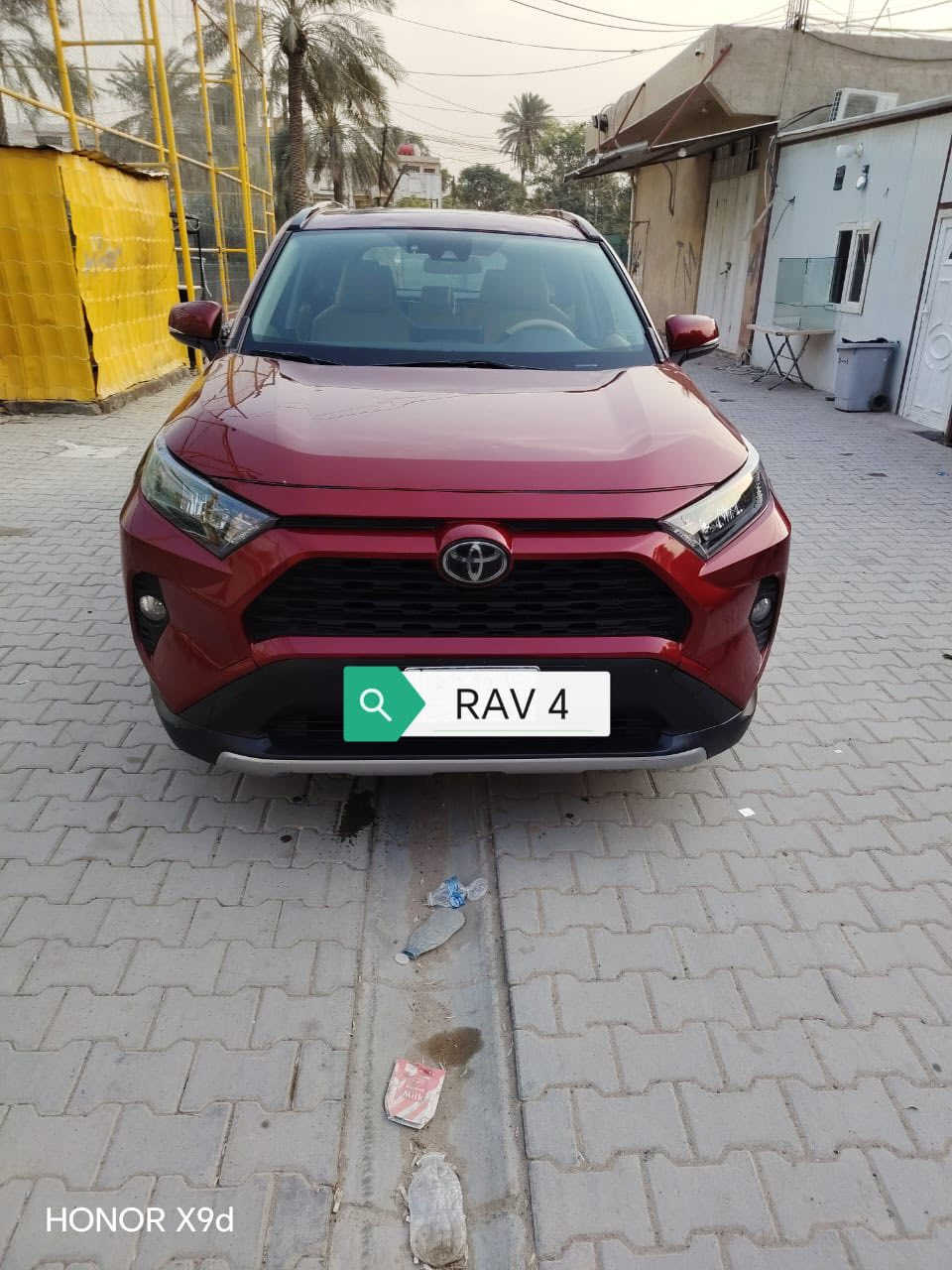 سلام عليكم اخوان راف فور XLE اعلى فئة بالموصفات للبيع
الموصفات

كشن كهرباء 
كشنات تدفئة
شاشة تدعم نظام ابل كاربلي و اندرويد اوتو
فتحة سقف سلايت 
حساسات ٣٦٠ درجة
صندوق كهرباء 
نقطة عمياء 
وسستم صوت قوي
و بعد هواي موصفات 
السيارة جديدة كلش و بحالة نظيفة كامل تفاصيلها صور الحادث  و صور سونار كلها موجودة السيارة كاملة مكملة ما بيها اي نقص 
السيارة ب اسمي تحويل مباشر ثاني يوم 
مكان السيارة:بغداد/الاعظمية
السعر١٩٥ وبيها مجال بسيط
للاستفسار:
***********
***********
