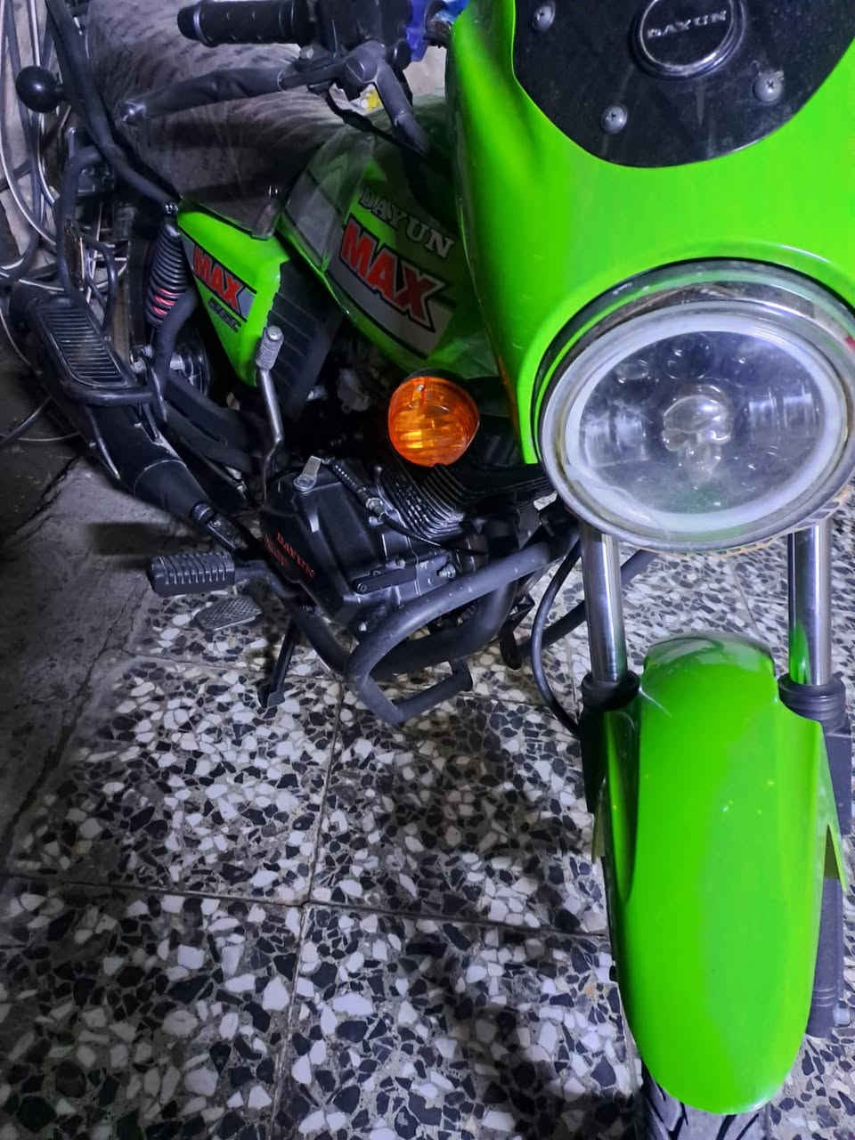 سلام عليكم دراجه دايون البيع موديل ٢٠٢٣ مكفوله  مرقم بسمي مكاني بغداد +964 777 340 1549
