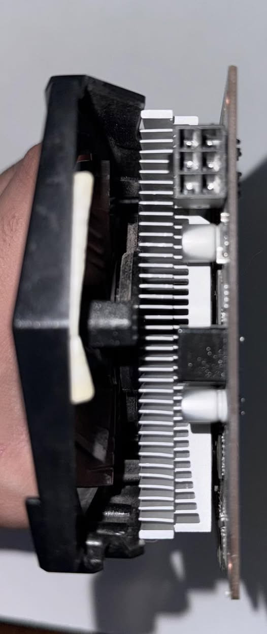 من رخصة الادمن للبيع AFOX NVIDIA GeForce GTX 1050 Ti - 4GB مستخدم
الكرت شغال 100% ومابي اي ارتيفاكت مفحوص بالصور جوة

تبريد مزدوج والفانات هادئة ومابيهن اي عطل

حرارة تحت الضغط (54-61)

4GB VRAM GDDR5

الكرت نظيف ومهتم بي واهم شي مامفتوح ولا مصلح

توصيل متوفر

السعر 80 وبي مجال


**إذا كنت صاحب هذا الإعلان وتريد حذفه لأي سبب، رجاءا أرسل رسالة إلى الدعم الفني**