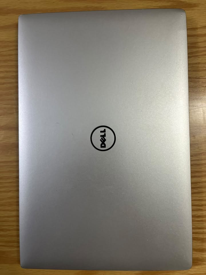 للبيع: لابتوب Dell Precision 5520
المواصفات:
* الموديل: Dell Precision 5520
* المعالج: Intel Core i7-7820HQ (الجيل السابع)
* الرام: 16GB DDR4
* الهارد: SSD 512GB
* كرت الشاشة: NVIDIA Quadro M1200 4GB + Intel HD Graphics
* الشاشة: 15.6 إنج
* النظام: Windows 10 Pro أصلي

✅ اللابتوب نظيف ويعمل بكفاءة عالية، مناسب للدراسة، البرمجة، التصميم، والأعمال الهندسية.
✅ البطارية والشاحن الأصلي موجودان.
✅ الجهاز جاهز للاستخدام ولا يحتاج أي صيانة.

💰 السعر: 450الف

📞 للاستفسار: ***********
