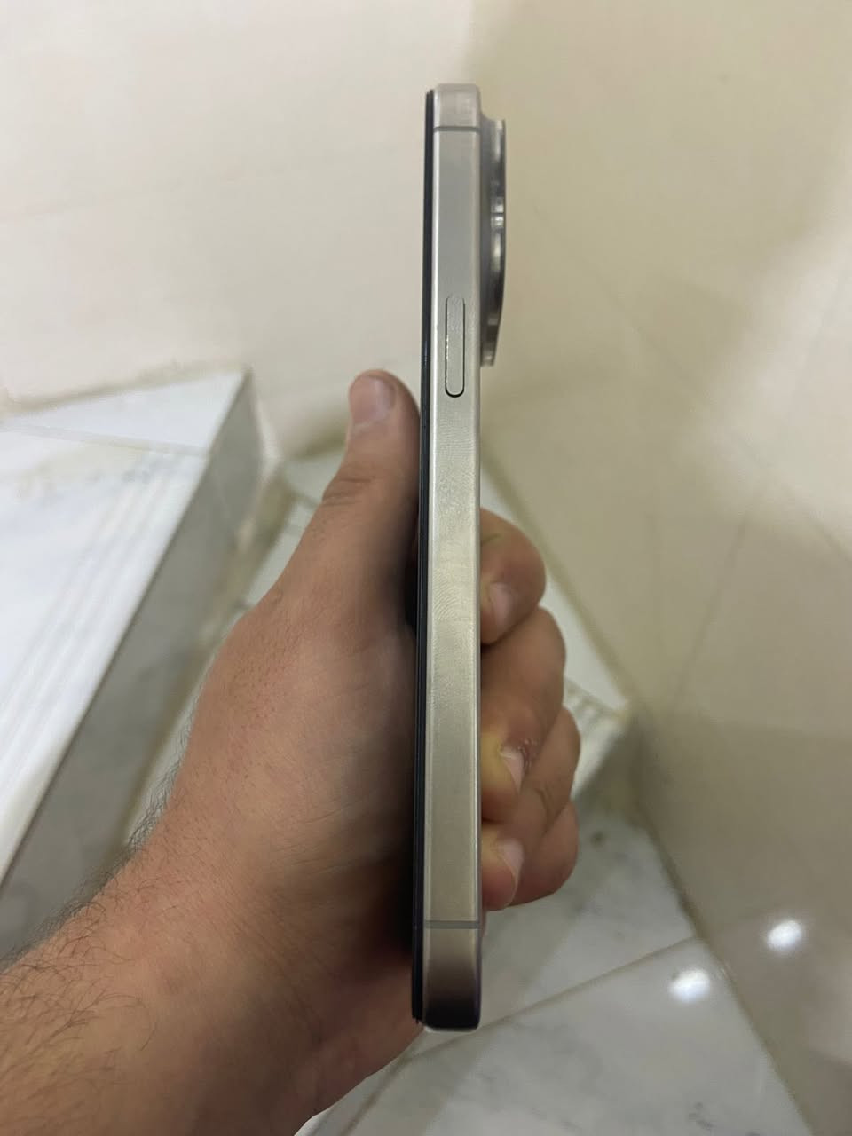 سلام عليكم ايفون 15 pro max  تيتانيوم🩶 ذاكره 256 بطاريه 91 جهاز مبدل بي شاشه بس والباقي كله مكفول كامره اتصال شريحه فيس اي دي كله كفاله نموذجm 
للبيع او مراوس حسب القناعه سعر 775 بي مجال شي بصيط اي استفسار خاص او وتساب مكاني كربلاء ***********
