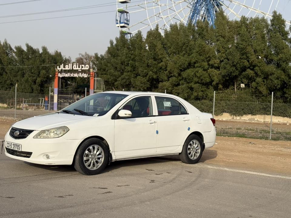 سلام عليكم BYD. G3. 2016 سياره جديده ماشيه 114 مكفوله من ضربه وصبغ وتبديد وبارد سياره جديده وجاهزه على اخر حبايه كير ومكينه مكفولات مواصفاتهاا
1 شاشه كامره 
2 حساسات 
3 اشاير بل مري 
4 حساسات 
5 مري كهرباء 
6 كشن جلد
7 لايت بك لايت لد 
8 ويل كب 
9 كير اوتماتيك مكفول 
سياره جديده وما متعوبه احلا من الصوره بهواي رقم بغداد انكليزي هزه وسنويه جدد تحويل مباشر 
مكاني بغداد 
سعرها 58 وبيها مجال 
رقمي ***********
