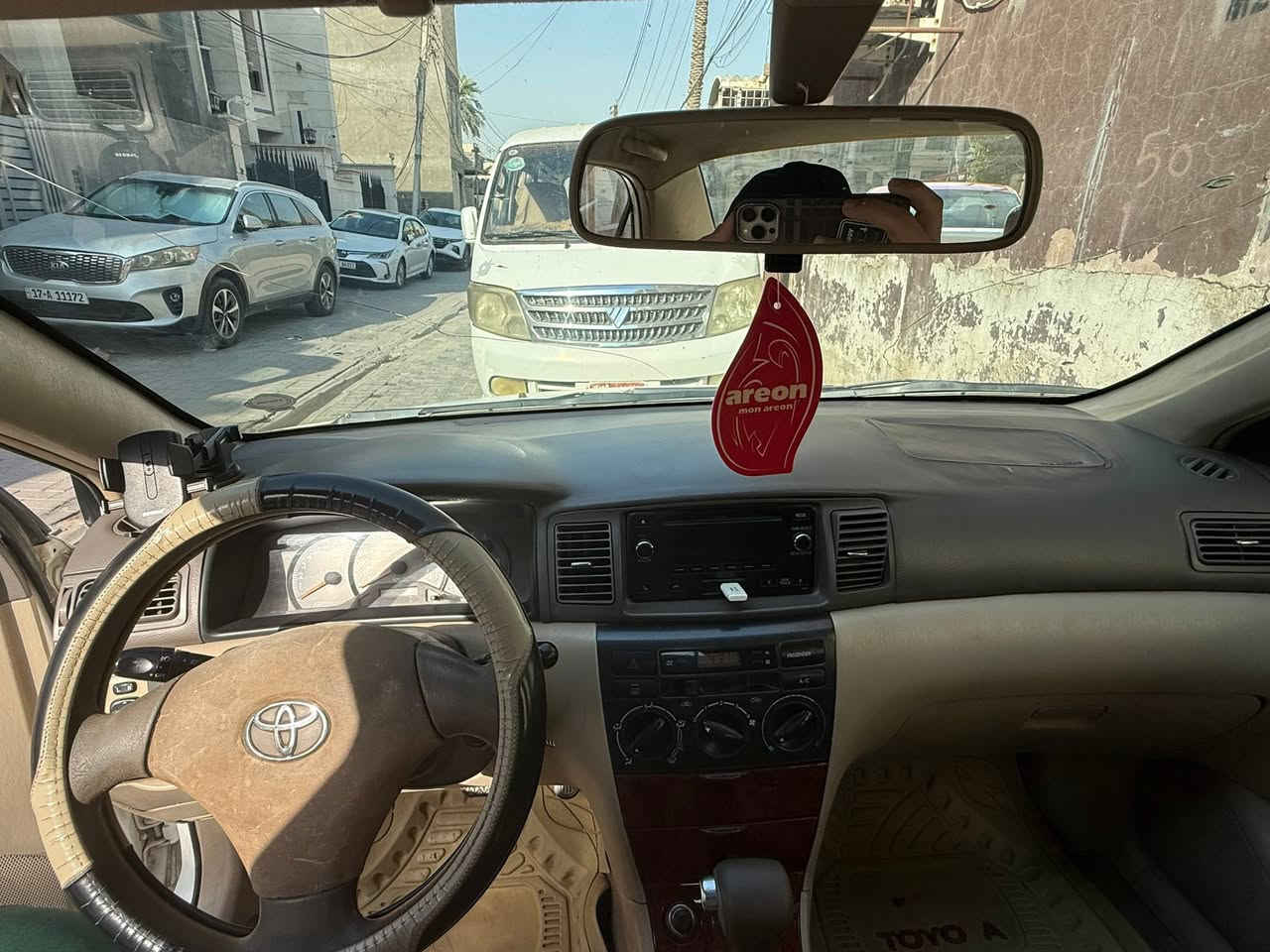 السلام عليكم 

سيارة كورولا بيكاتشو موديل ٢٠٠٧ للبيع 
مكينة 1800 ، 4 سلندر 
السيارة بيها تعميرات بسيطة وترجع فول مكينة مكفولة كير مكفول التبريد ثلج ما شاء الله ضربتها جاملغ ايمن بدون اي تعديل بقى على وضعه 

السعر ٧٥ ورقة وبيها مجال للشراي 
الاستفسار على الارقام 

***********
***********
