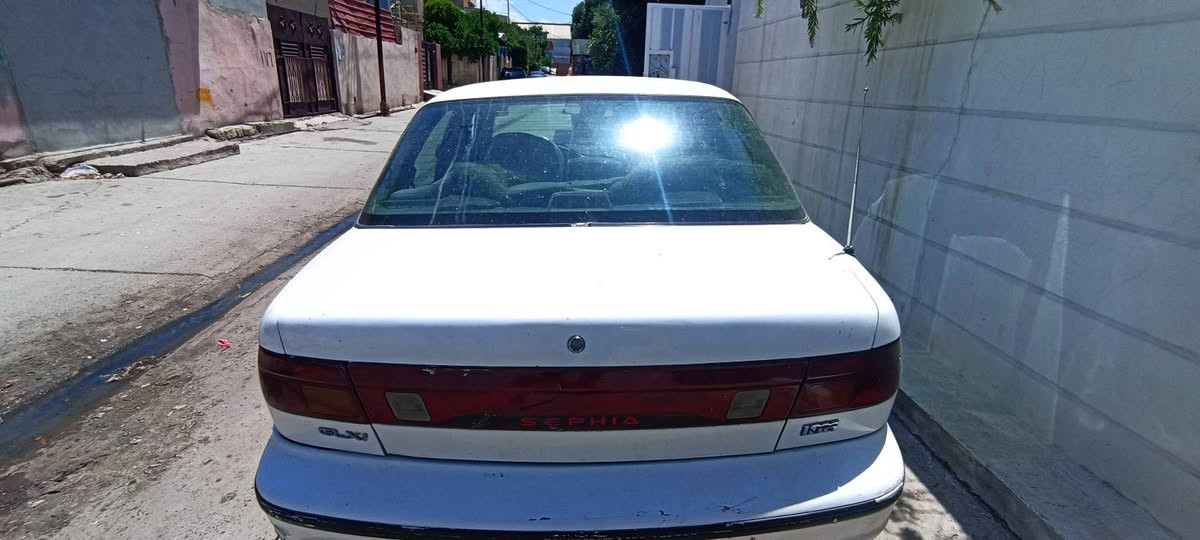 السلام عليكم 
كيا سيفيا للبيع 
موديل 1994
صبغ حزام 
جامات كهرب قفل مركزي 
تبريد بس ما يشتغل 
محرك شرط 
رقم بغداد انكليزي هزه جديده سنويه تسقط نهايه السنه 
كابون الكتروني تبادل 
السياره بأسمنا شرط التحويل
التواصل ***********
