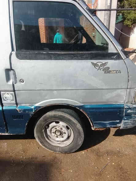 سياره كيه  للبيع او مراوس رقم حمل / ديالى 
موديل 93 كهربئيات شغاله صدر مبدل جديد
كير جديد محرك بي تبخير 

السعر 27 وبي مجال للشراي 
مكاني بغداد / الدوره 
الرقم ***********
