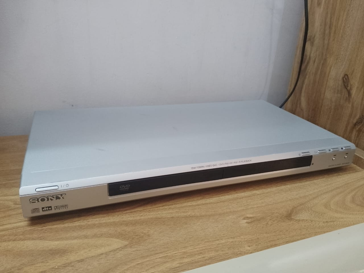 DVD Sony .

 عطل في العدسة .

السعر : 10,000 . 

متوفر توصيل .


**إذا كنت صاحب هذا الإعلان وتريد حذفه لأي سبب، رجاءا أرسل رسالة إلى الدعم الفني**