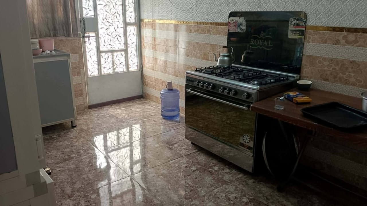 السلام عليكم دار للبيع المساحة 140 طابو زراعي سند 25 بسمنة مكون من غرف عدد 2 مناور عدد 2 صالة مطبخ واستقبال استارة وبيتونة كامل وكراج سيارة بيت مرتب حيل الموقع بعقوبة ام الاعضام يم الجسر الجديد خدمات كاملة للستفسار سعر ٩٥ قابل لتفاوض


**إذا كنت صاحب هذا الإعلان وتريد حذفه لأي سبب، رجاءا أرسل رسالة إلى الدعم الفني**