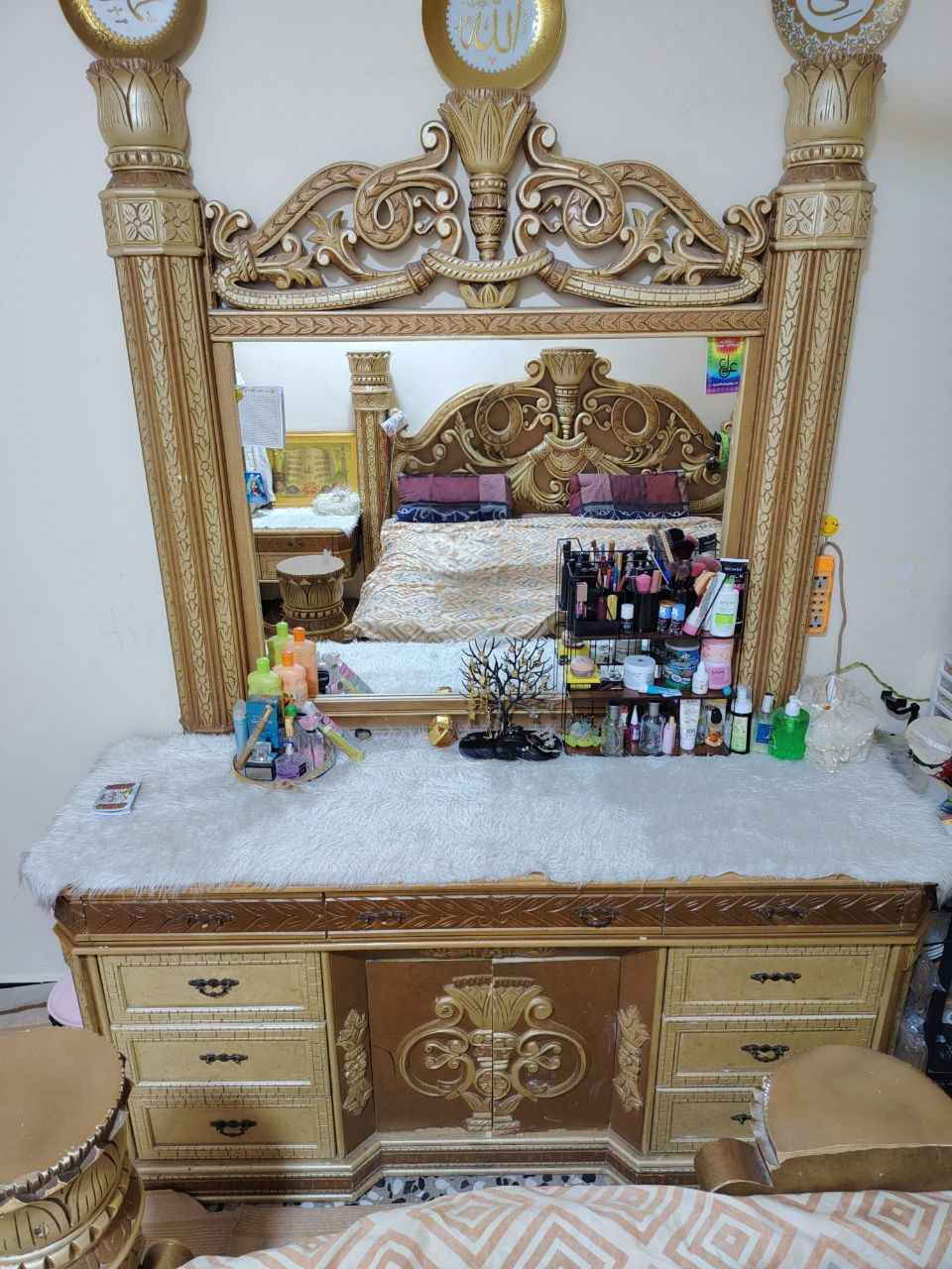 -متكونه من 6 قطع
-جرباية مترين بمترين عاليه
-كنتور4 خانات ب6بوب
-ميز تواليت متكون من 6 جرارات وميز بيه رف
-مرايه طويله وبيها تعايك من 3 جهات
-ميزين متكون من 2 جرارات ملحق للجربايه -متكونه من 6 قطع
 السعر بيه مجال للتفاوض
العنوان البصرة /ابو الخصيب / البهادرية البصرة, العراق


**إذا كنت صاحب هذا الإعلان وتريد حذفه لأي سبب، رجاءا أرسل رسالة إلى الدعم الفني**