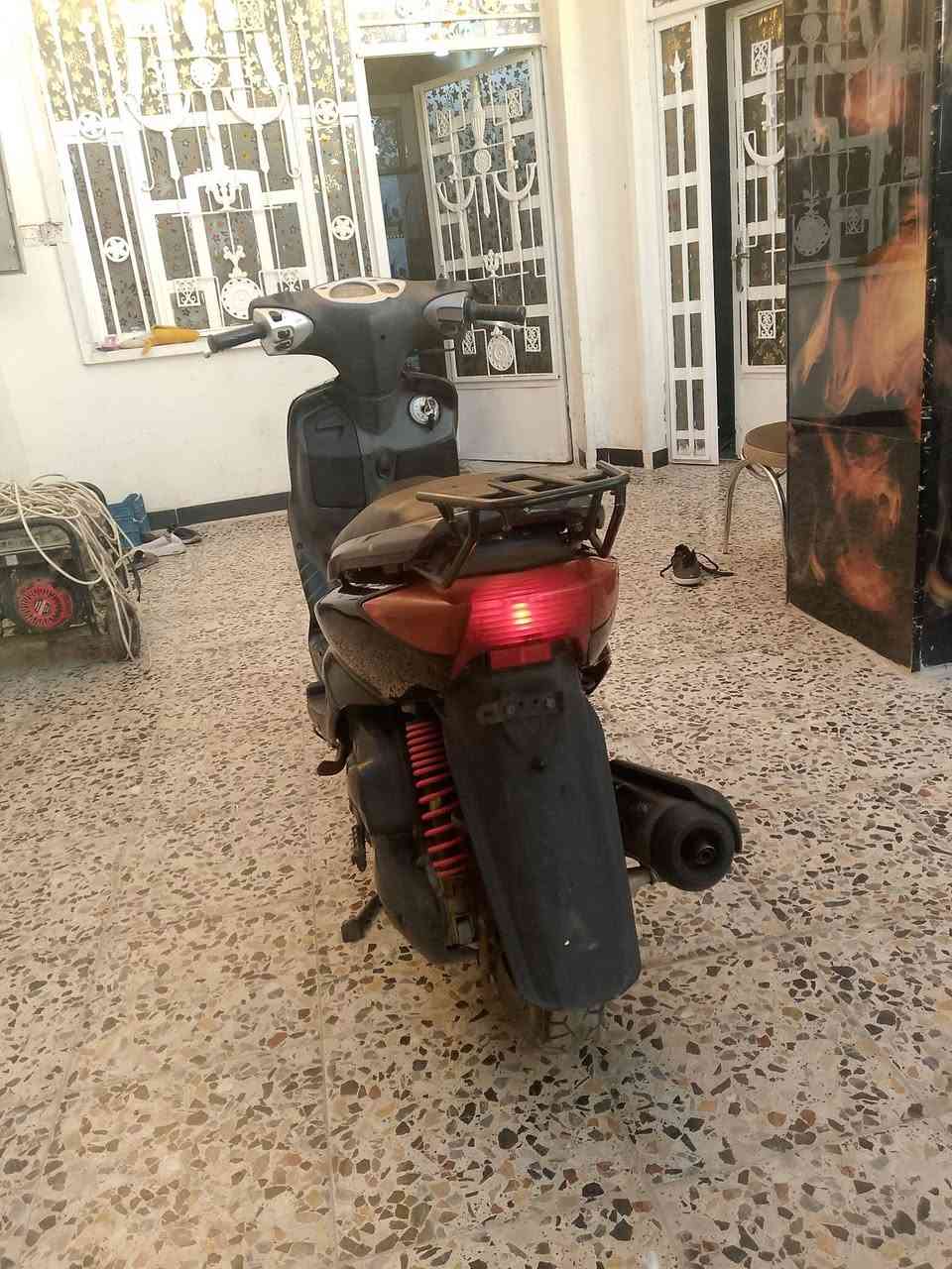 سلام عليكم دراجه سكنس ياباني جديده سلف هندر نكره كفر تايوان محرك اخرس مينسمع اوراق موجوده ستاند حساس 110 كل نقص مابيه كامل سعر 600 بيه مجال 
مدينه الصدر قرب الورفلي رقم الهاتف واتساب اتصل اي وقت ‏‪***********‬‏
