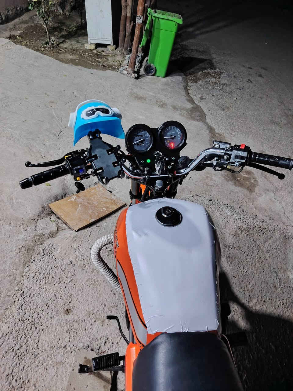 السلام عليكم دراجه دايون نفخ محرك 200
موديل 21.اوراق اصلي وكيلهة السلامي
السعر مليون او خمسين اوبيه مجال
المكان حله ورديه سيف سعد شارع 30
الرقم ***********. ***********
باقي التفاصيل بل خاص
