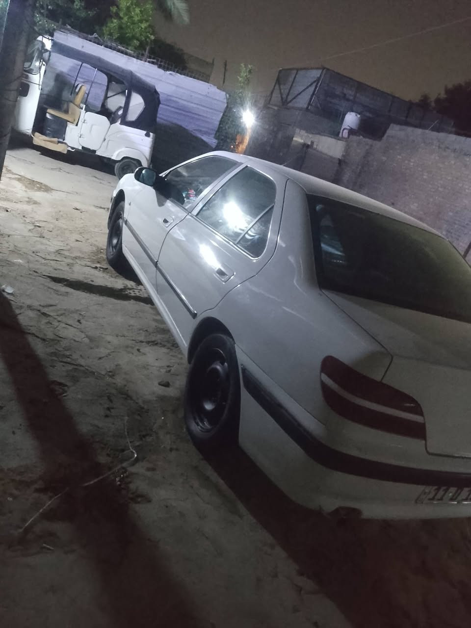 سلام عليكم بيجو 406البيع سياره مصبوغه حزام سياره مكينه وكير وتبريد خير من الله دوشمه جديده سياره بسمي مكاني بغداد سعر 45وبيهه مجال  ***********         ***********
