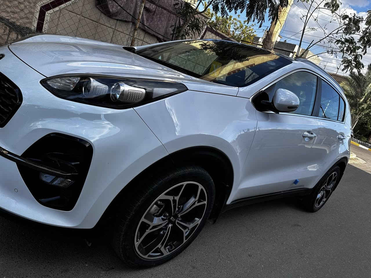 السلام عليكم اخوتي الأعزاء رجائن قرائت المنشور وتفاصيل السياره قبل الاتصال سبورتج جيتي لاين ٢٠٢١ خليجي مكفوله كفاله عامه من الصبغ والتبديل والبارد بيها تكحيل بسيط بل دعاميه الاماميه سياره نضيفه ماشيه ٣٨ اللف موصفات جيتي لاين الفول اعلى فئه رقم بغداد الجديد ابسمي محرك ٢٠٠٠ دوش 
مكانها بغداد العامريه سعرها ٢١٩ ورقه قفل من الأخير 
***********
