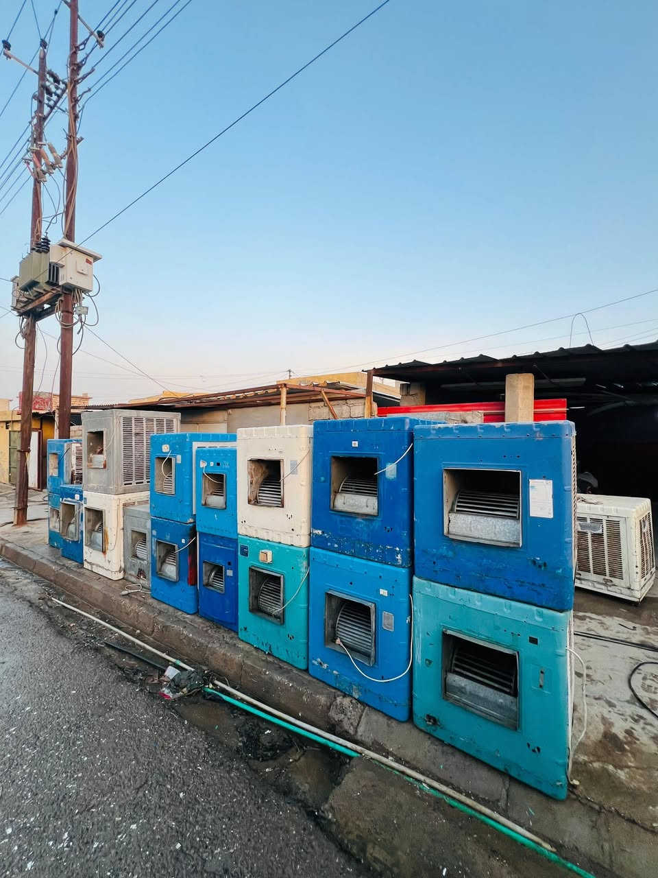 وجبه حديده من المبردات السعر يتروح من 75
الى 120 حجم اثنان ونصف
مبردات حجم اربعه ونصف
تخت ثقيل مع الدوشك 60
مناميه مترين ونصف خشب ثقيل السعر 200
برادات ماء كافه الأحجام السعر 200
ثلاجات صغير 80 مع مجمدات شرط التجميد
ثلاجه حجم 22 السعر 200
تنور غاز السعر 25
غساله اوتوماتيك السعر 200
غساله عاديه 90 مكان ناحية الشوره يم القيصريه ***********
