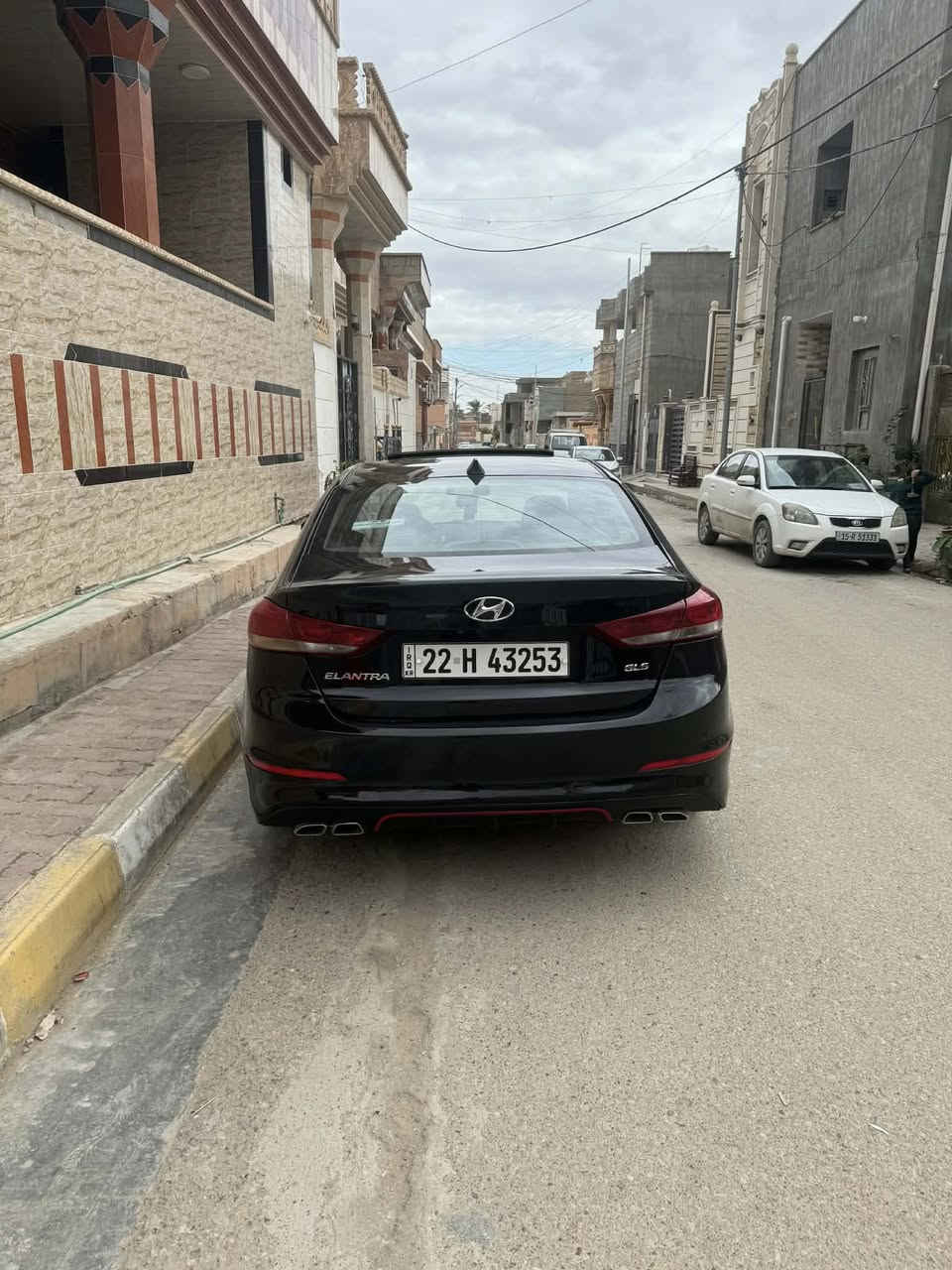 السلام عليكم … النترا 2017 وارد خليجي ( ايراني) مواصفات الإيراني معروفه فول للأخير .. السيارة خير من الله المحرك والكير والحداديه … ماشية 165 الف 
بيها صبغ ربع جاملغ الأمامي فقط 
سعر السيارة 140 وبيها مجال 
مكان السيارة … الانبار قضاء هيت 
الاستفسار اكثر ***********
