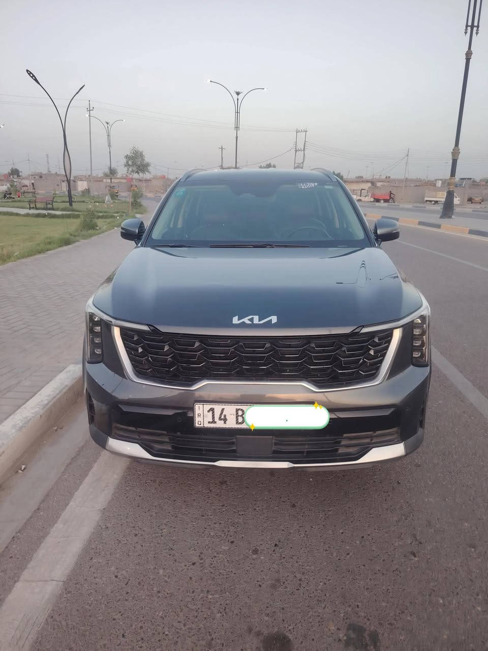 السلام عليكم.. 
           سورنتو 💥2024💥 KiA
#الرقم : 🇮🇶 بصرة 🇮🇶
للاستفسار الاتصال على الرقم 
*********** واتساب 
#المواصفات :✈️✈️✈️
▪️السيارة : كيا سورنتو 
▪️الموديل : 2024
▪️المحرك: 2.5 GDI (اربعة سلندر)
▪️ سبعة راكب
▪️عداد المسافة : 28 الف ميل
▪️لايتات زينون عالي وناصي مع حاجب LED
▪️نقطة عمياء 
▪️بصمات ابواب مع بصمة تشغيل 
وتشغيل عن بعد
▪️تحكم فول كهرباء لكرسي السائق 
▪️توقف ذاتي
▪️تبريد قطعتين امامي وخلفي
▪️تدفئة لكراسي المقدمة
▪️قيادة تفاعلية
▪️جنطة كهرباء
▪️رادار امامي
▪️كاميرا خلفية
▪️شاشة كبيرة
▪️سستم صوت BOSE الشهير
▪️حساسات امامية وخلفية
▪️تحديد سرعة
▪️تحكم ستيرن جهتين بلوتوث وحاكية  
▪️نظام ABS مانع انزلاق

السعر 🔥🔥🔥 260$  وبيهة مجال
