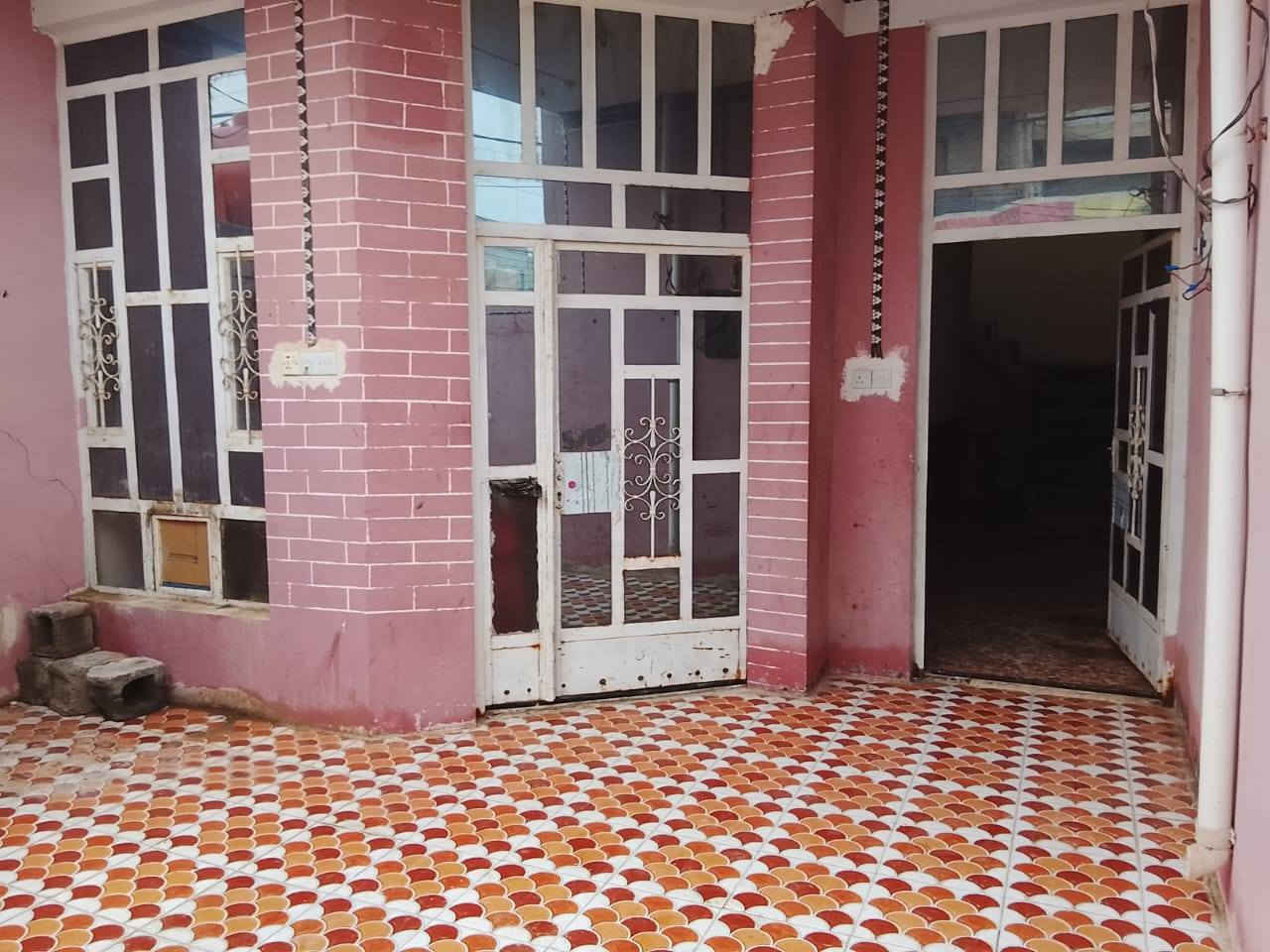 بيت للبيع مساحه 100. عنوان كسيرات شارع بيت شلاكه سعر 25 ***********
