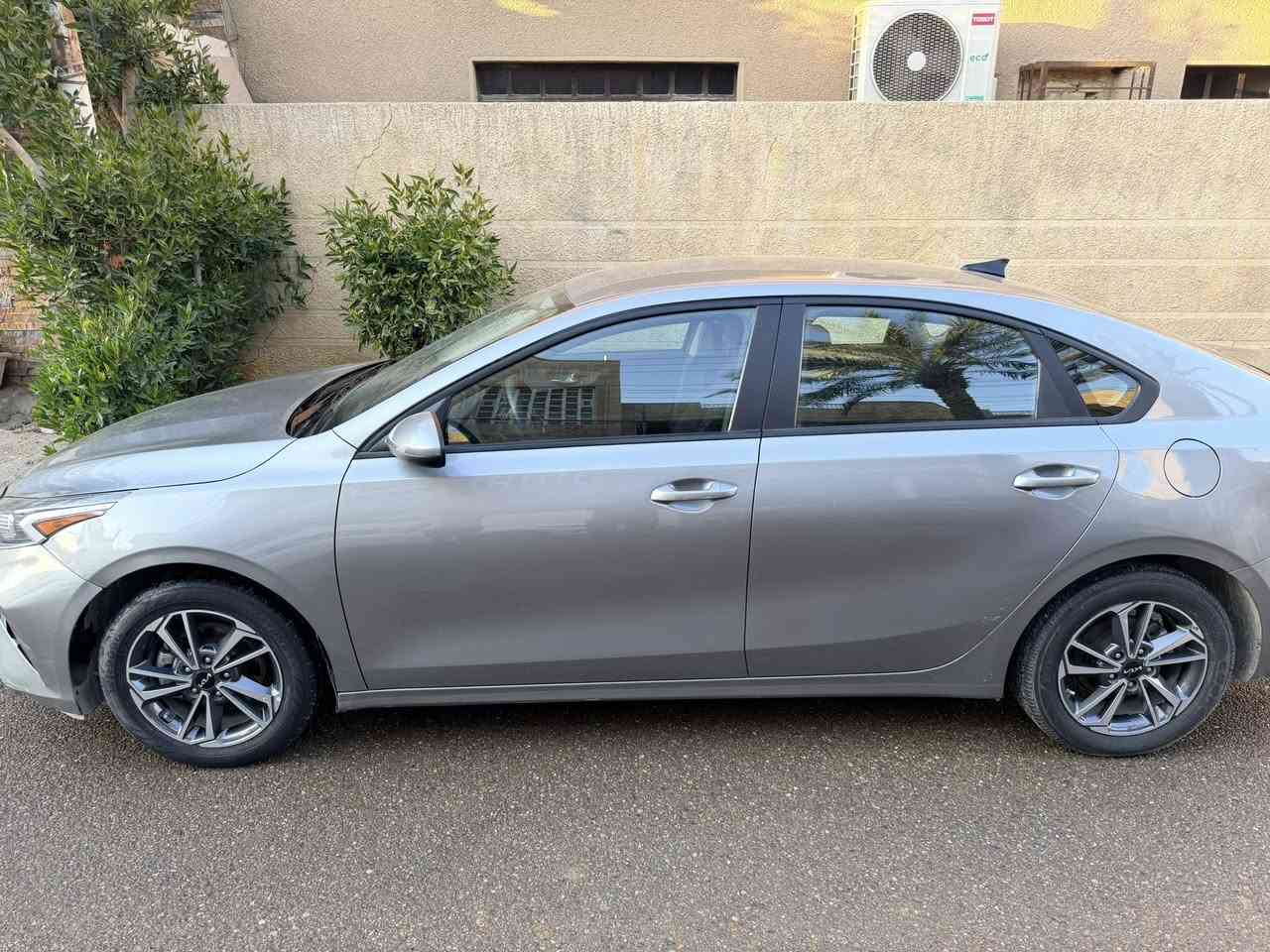 السلام عليكم للبيع فورتي ٢٠٢٤
وارد امريكي حادثها جاملغ وبنيد مبدلات محرك ٢٠٠٠ دوش مكينه كير خير من الله حداديه جديده ماشيه ٥٠ الف 
صور الحادث مرفقه بالمنشور 
سعر ١٤٣ $ وبي مجال حك الجيه 
للاستفسار ***********
