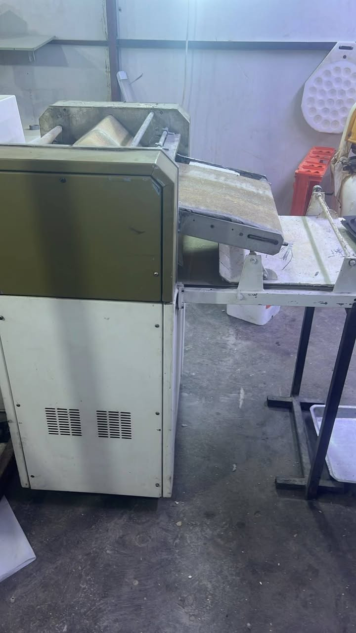 عندي خط انتاج معمل للبيع خط انتاج كامل تعال وشتغل فرن دوار معه خط مولد 150امبير معه مكاين كامله معه برادات تجميد وتبريد موجودات في كربلاء عدم التفريغ البيع شلع اتصال على الرقم ***********واتساي وبلخدمه
