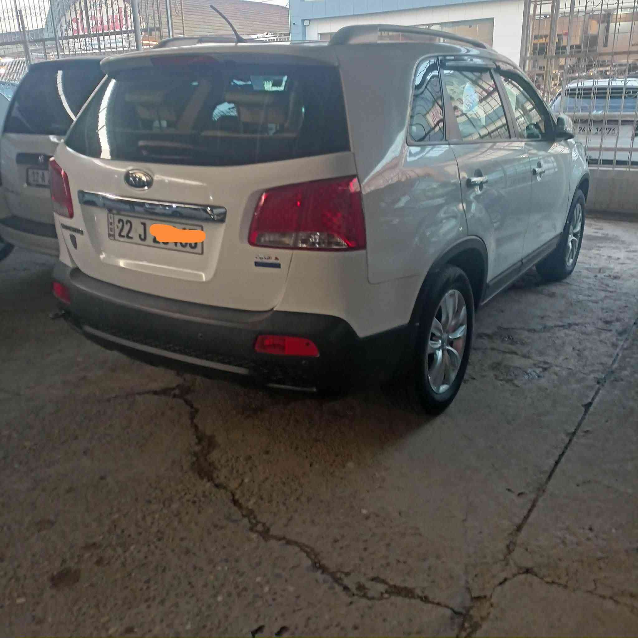 سلام عليكم سورنتو موديل 12بدون صبغ تبريد تلث قطع مكينه اربع سرندر مفتوح رقم اربيل 7ماشيه 186 السعر 150وبيه مجال حك الجيه الرقم ***********
