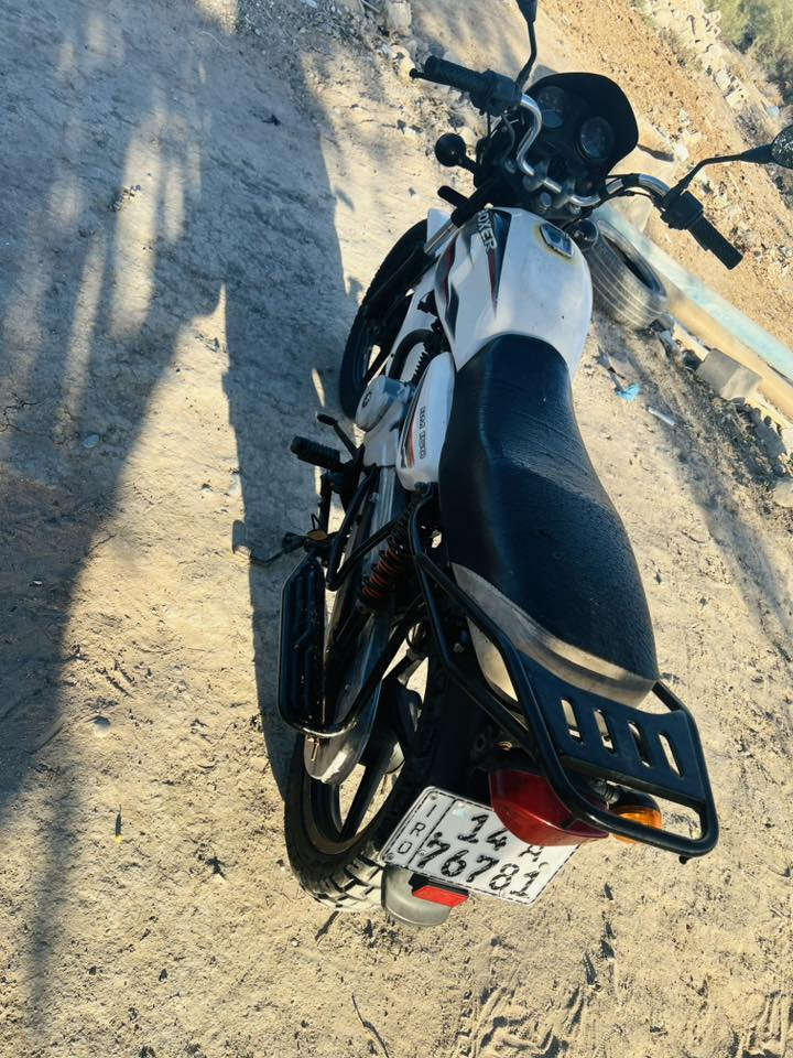 ‏سلام عليكم بوكسر للبيع موديل 20 مجففة مرة واحدة كهربائيات كلها شغالة رقم سنوية مكاني البصرة القرني الثغر ***********
