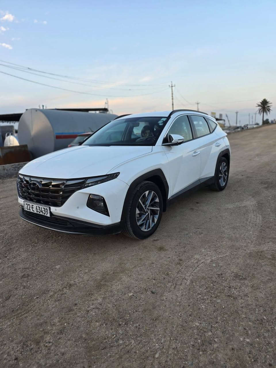 توسان 2020 ( خـليـجـي )
ماشية 87 الف

فول مواصفات قمارة حديد 

•المحرك :  دوش 2000

•دخول ذكي

•تشغيل عن بعد 

•تشغيل بصمة 

•جرس تنبية عنده السرعة 120 

•لايت دوار معه الاستداره 

مري شفط 

كامرا خلفيه

•شاشة كبيرة 

•حساسات امامية خلفية

•مصابيح امامية زنون مع LED 

•مصابيح خلفية LED

•مقاعد امامية كهرباء عدد2

•مثبت سرعة  control Cruise 

•أوضاع القيادة Drive Mode ايكو_سبورت_نورمال 

•فول تحكم ستيرن

•هاند بريك بصمة

•نظام مانع الانزلاق 

•نظام نزول منحدرات 

•أشاير بالمري 

•اوتو هولد

•شحن وايرليس

. مدخلين  USB 

ستائر ابواب خلفية

•مري كهرباء

•مود درايف

•تبريد امامي خلفي قطعتين

باقي المواصفات المعروفه 
بيه صبغ ربع باب الصدر او بارد مثل ما موضح بل سونار
السعر19000$
***********
